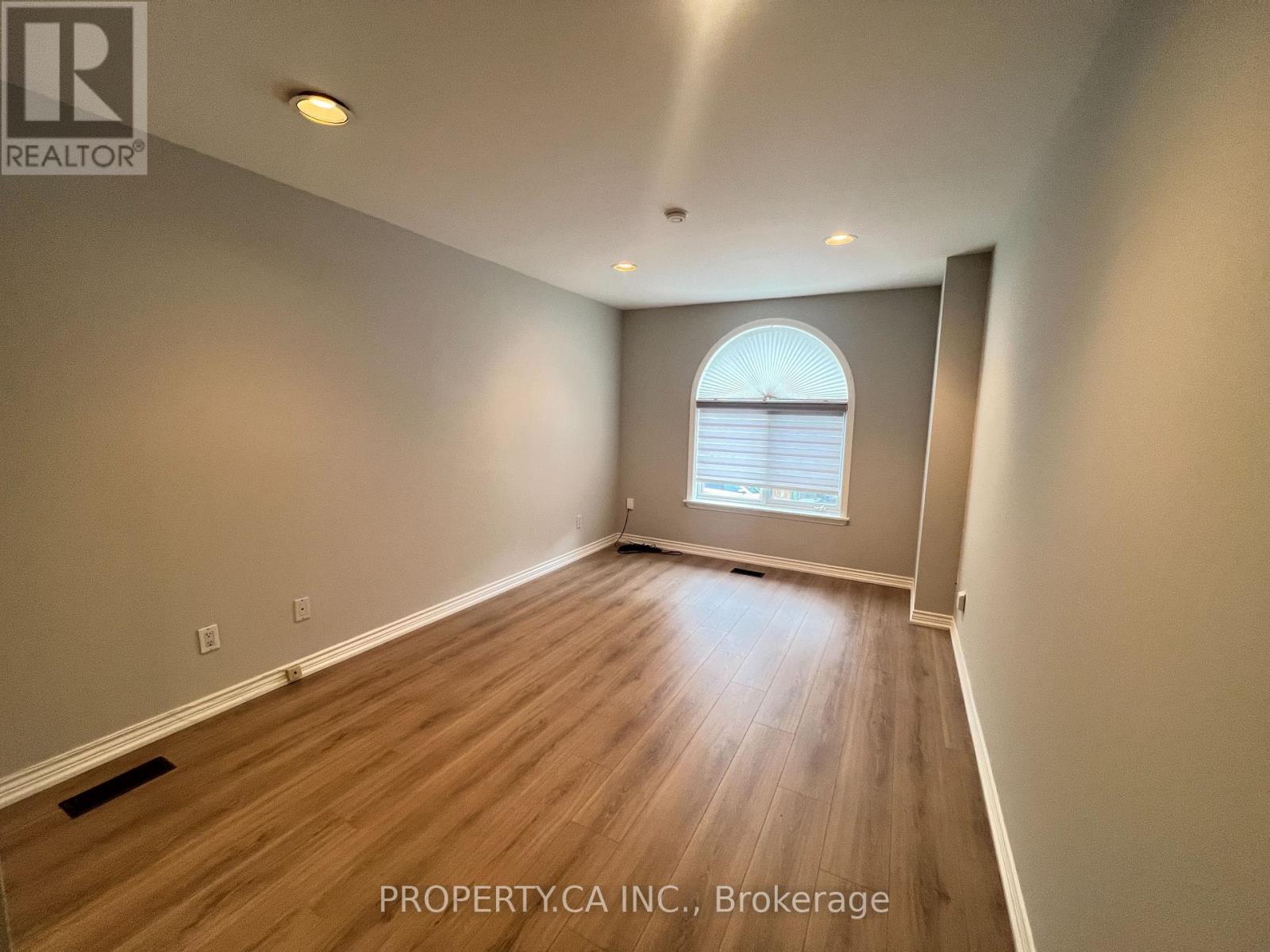 3221A YONGE STREET, Toronto (Lawrence Park North) — photo 4