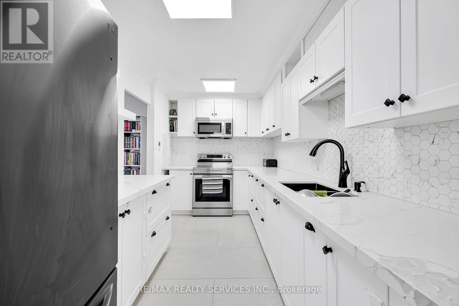 1701 - 180 MARKHAM ROAD, Toronto (Scarborough Village) — photo 2