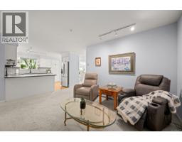 Kitchen - 202 2275 Comox Ave, Comox, BC V9M1X6 Photo 9