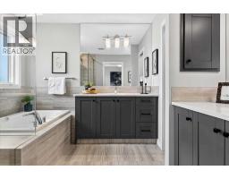 137 Cranbrook Cove Se, Calgary, AB T3M2S9 Photo 33