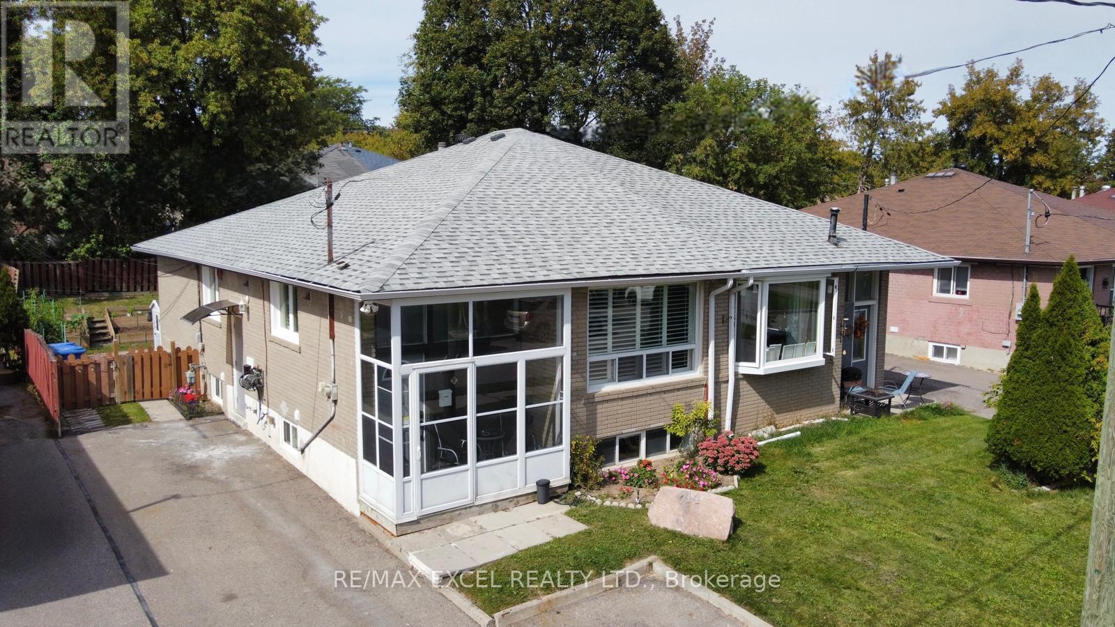 44 LINDSAY AVENUE, Newmarket (Bristol-London)
