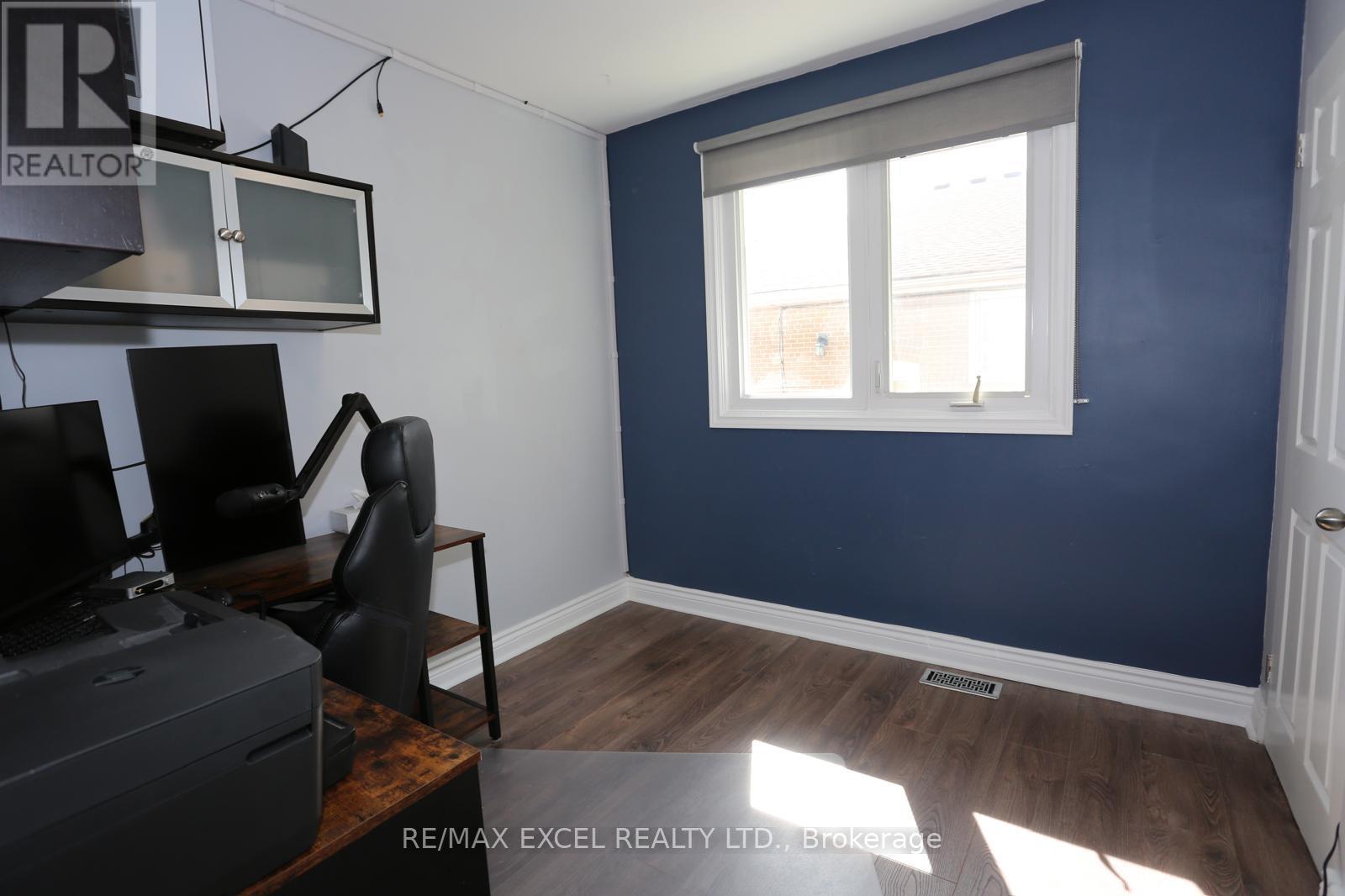 44 LINDSAY AVENUE, Newmarket (Bristol-London) — photo 12