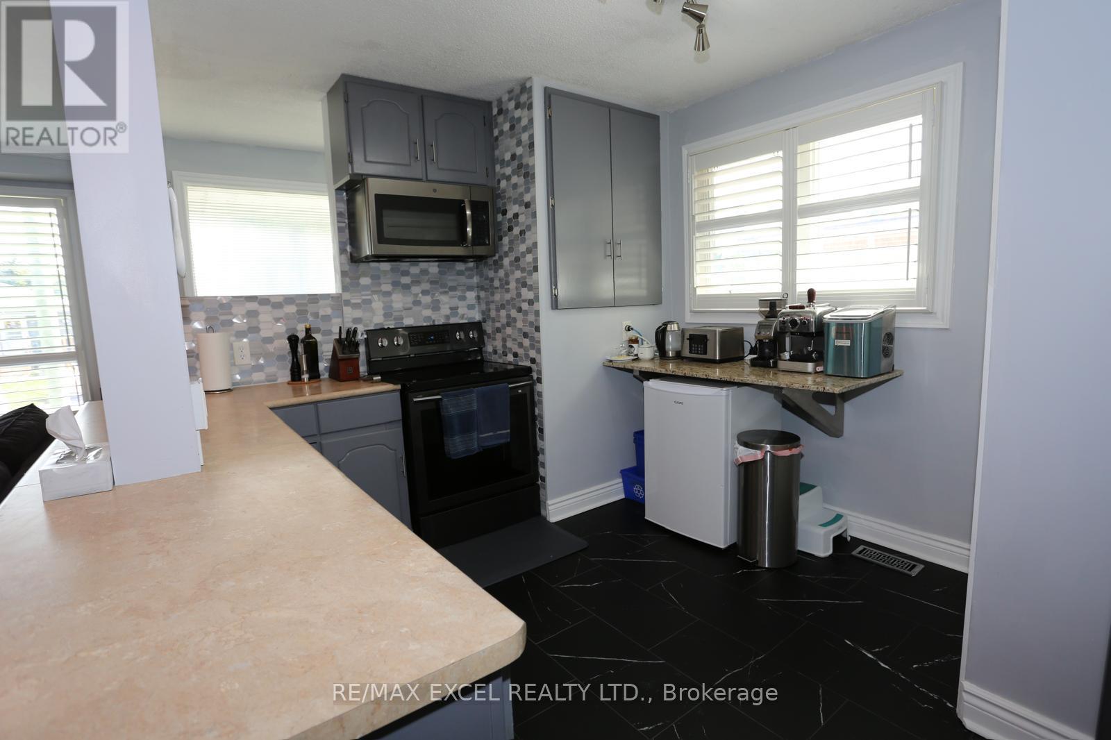44 LINDSAY AVENUE, Newmarket (Bristol-London) — photo 5