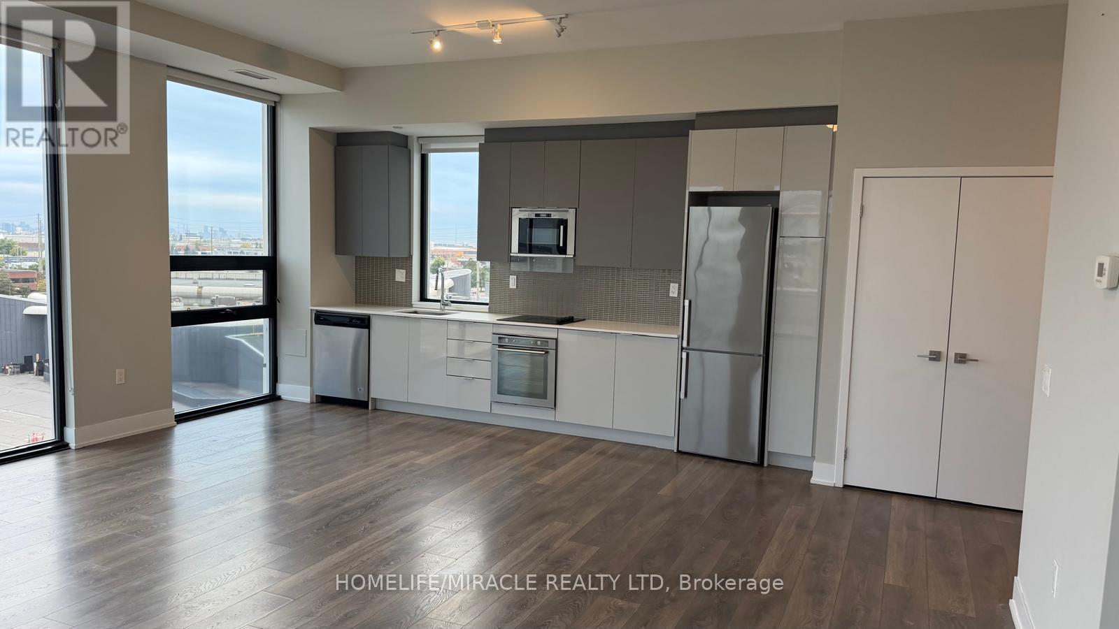 617 - 2908 HWY 7, Vaughan (Concord) — photo 3