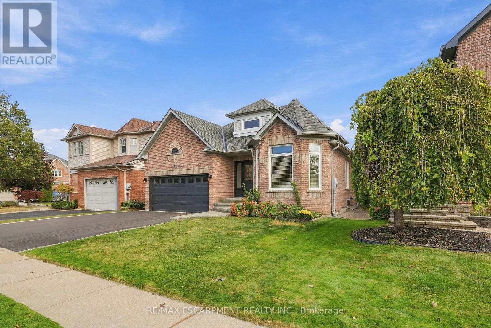 84 RILEY STREET, Hamilton (Waterdown) — photo 2