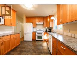 Primary Bedroom - 1812 Lakemount Boulevard S, Lethbridge, AB T1K3R6 Photo 8