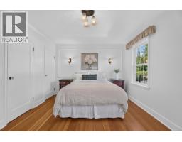 436 Constance Ave, Esquimalt, BC V9A6N3 Photo 33