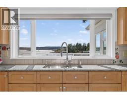Bathroom - 436 Constance Ave, Esquimalt, BC V9A6N3 Photo 11