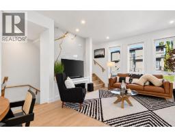 Primary Bedroom - 140 25 Avenue Ne, Calgary, AB T2E1X8 Photo 8