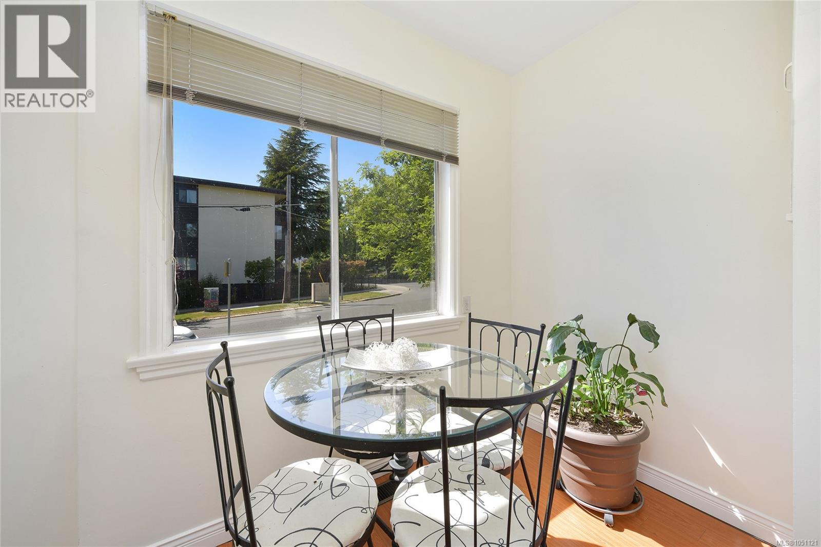 1113 Esquimalt Rd - 5