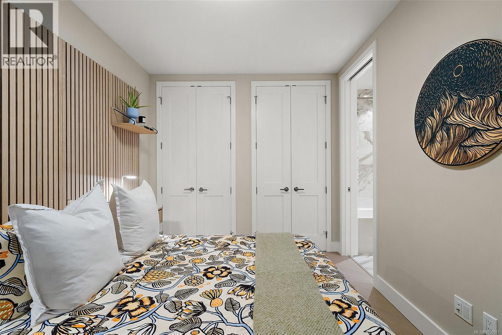 #207 427 Lampson St - 23
