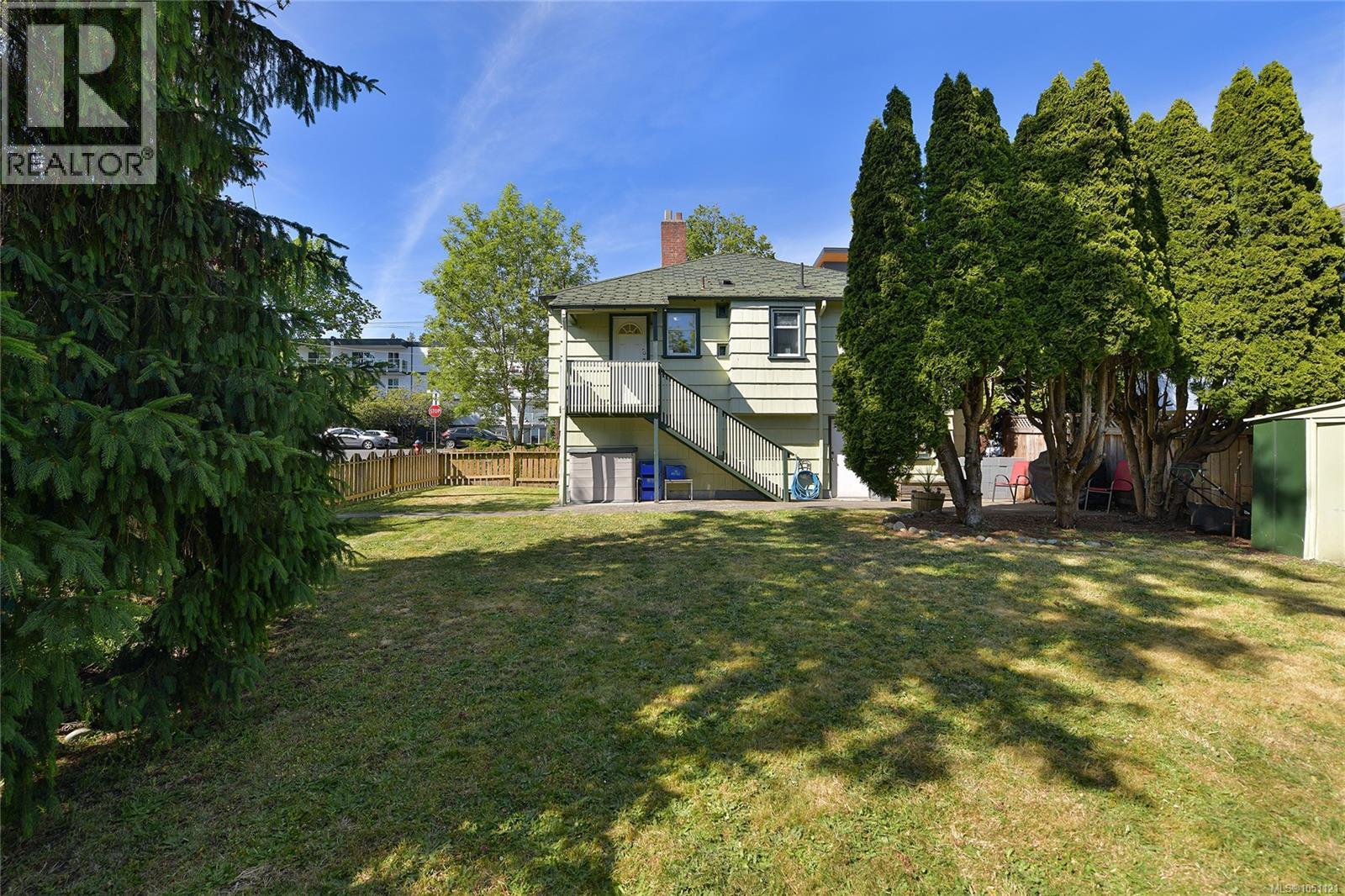 1113 Esquimalt Rd - Image 31
