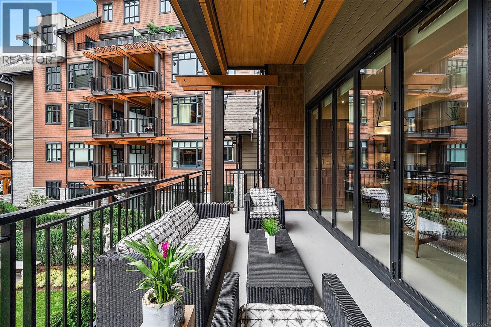 #207 427 Lampson St - 14