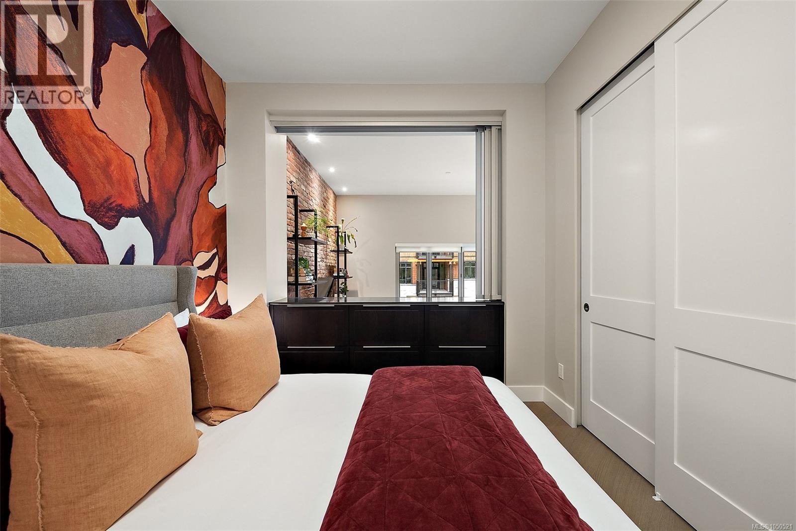 #207 427 Lampson St - 18