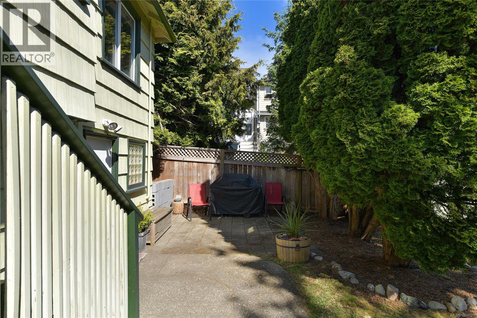 1113 Esquimalt Rd - Image 27