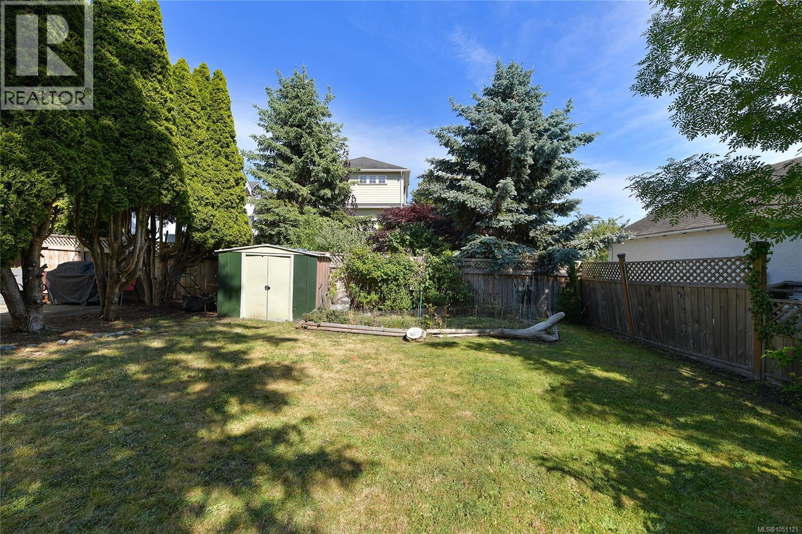 1113 Esquimalt Rd - 29