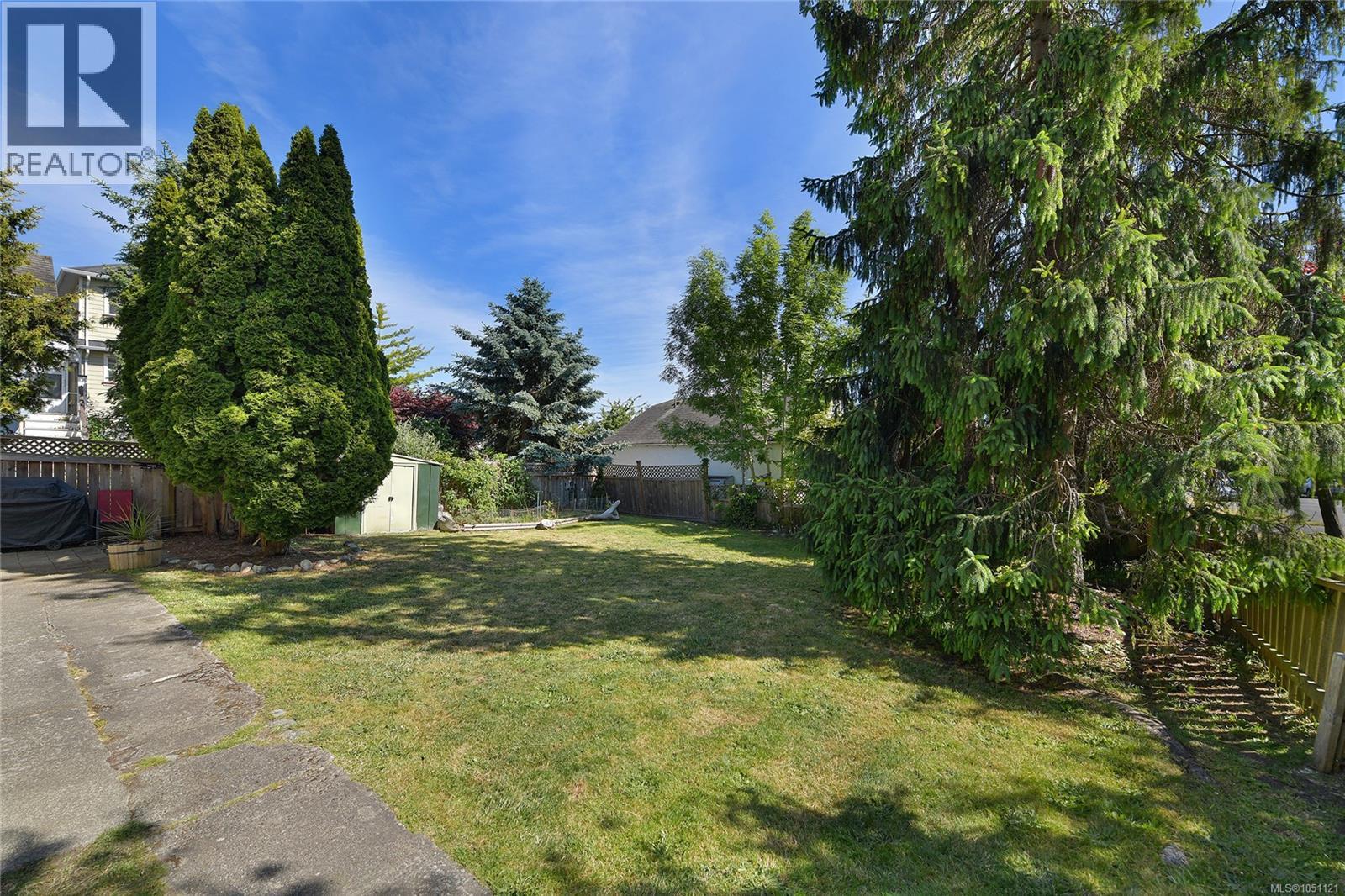 1113 Esquimalt Rd - Image 28