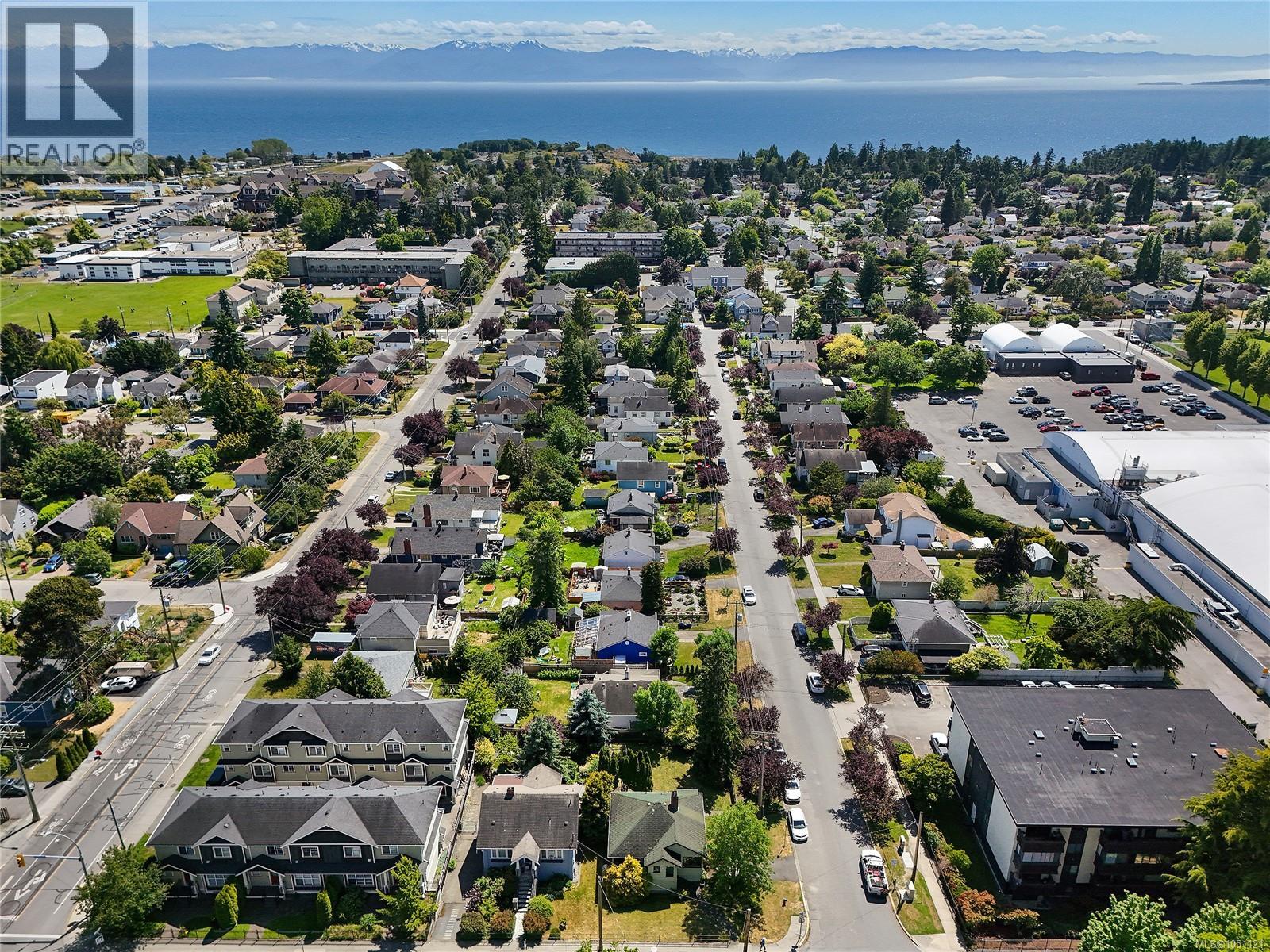 1113 Esquimalt Rd - 33