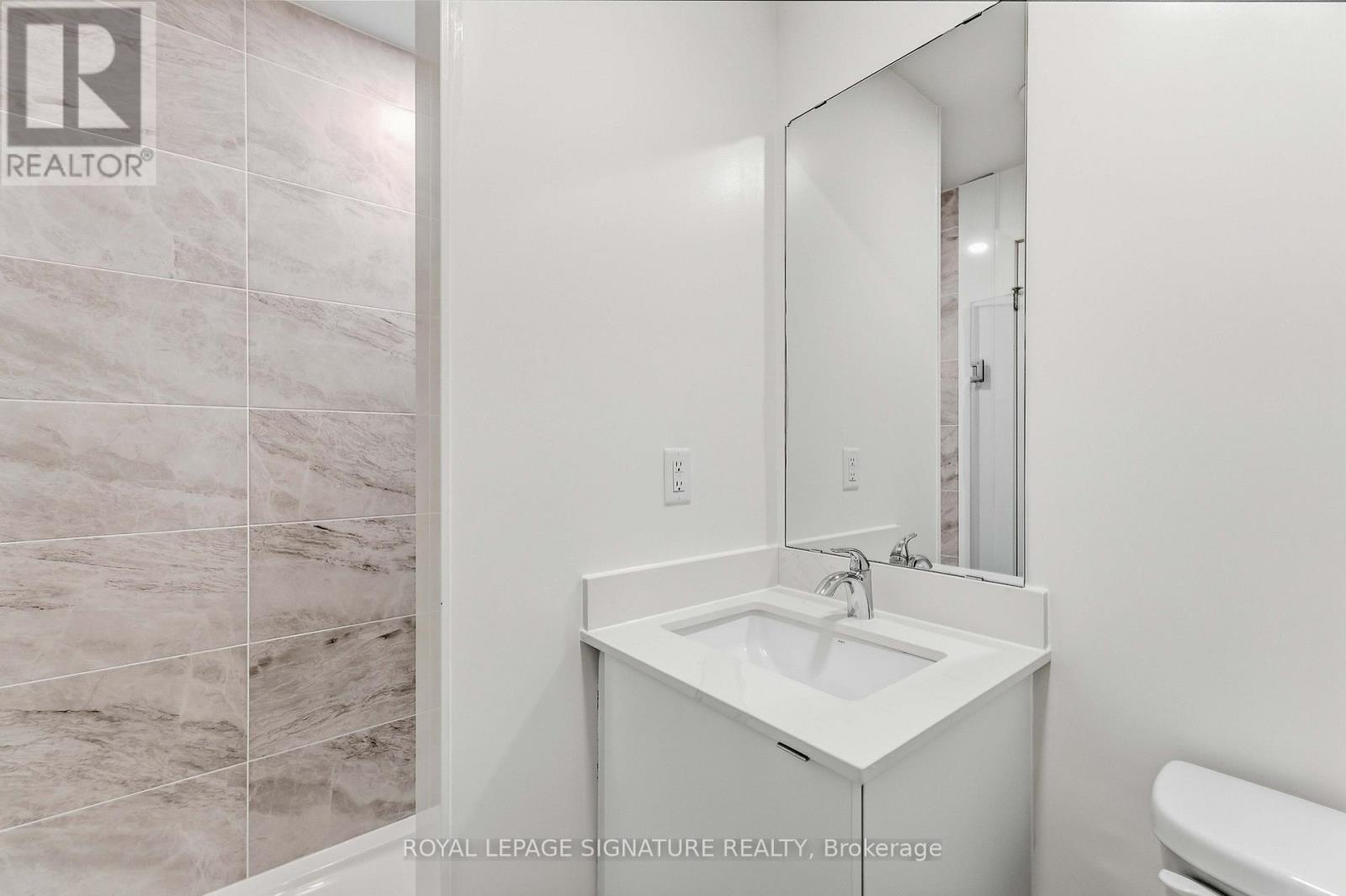 16 Melbourne Avenue — photo 10