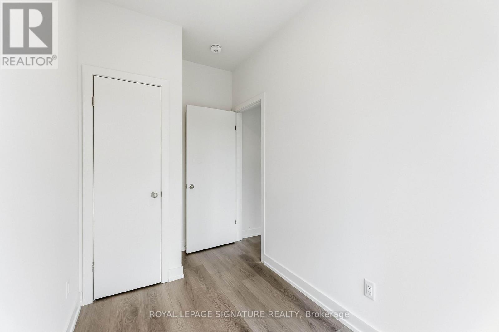 16 Melbourne Avenue — photo 4