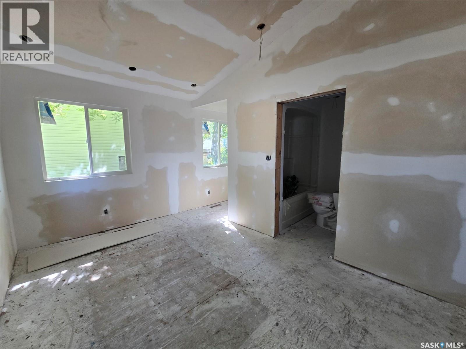 222 1st AVENUE W, Montmartre — photo 12