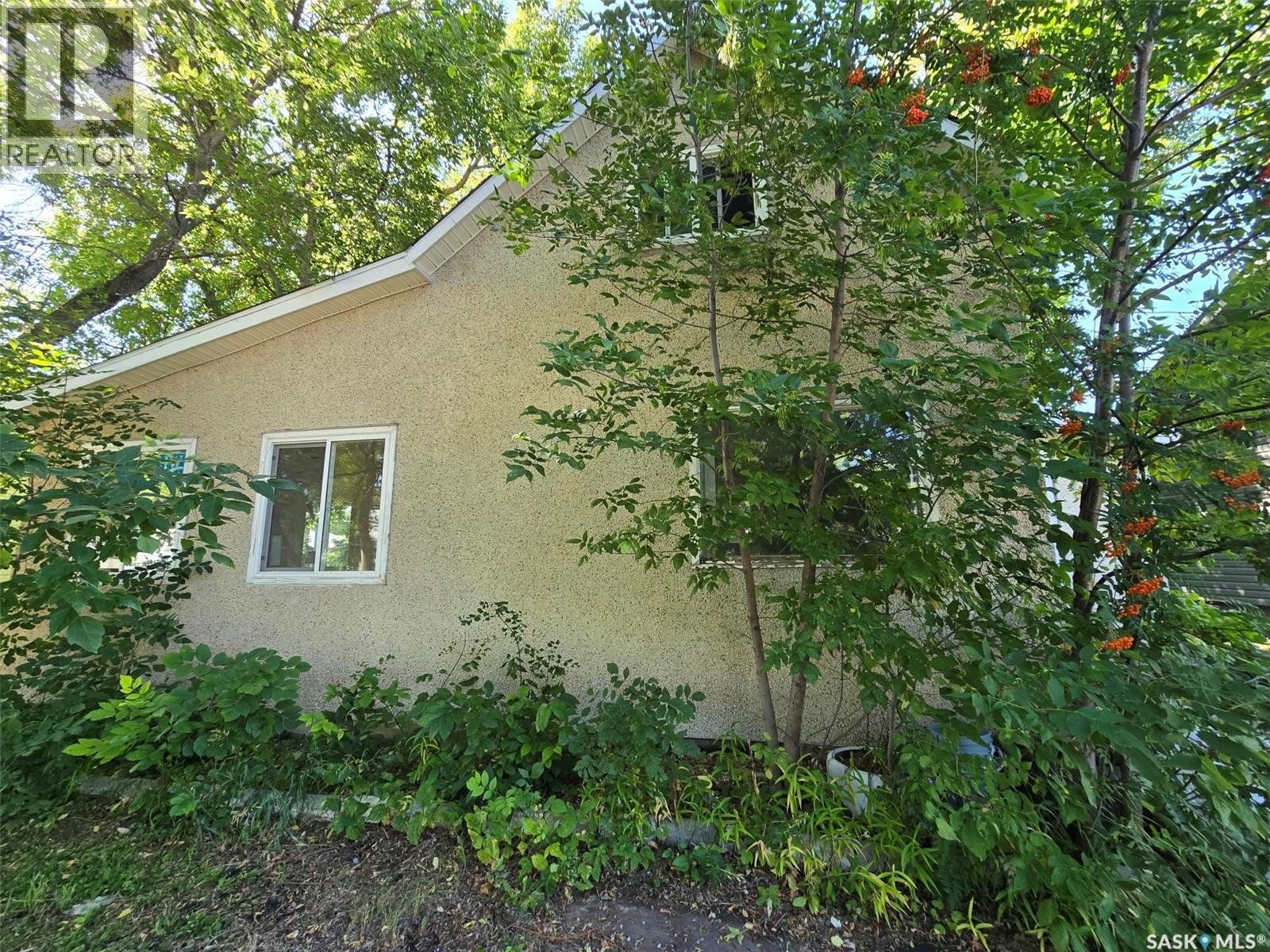 222 1st AVENUE W, Montmartre — photo 2