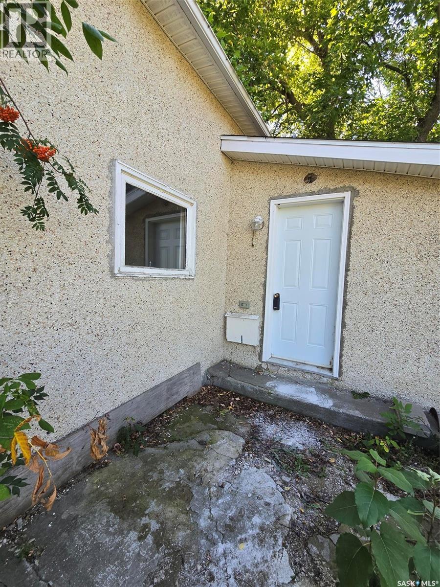 222 1st AVENUE W, Montmartre — photo 4
