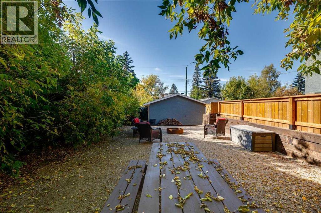 Listing photo – 3906 44 Street, Ponoka