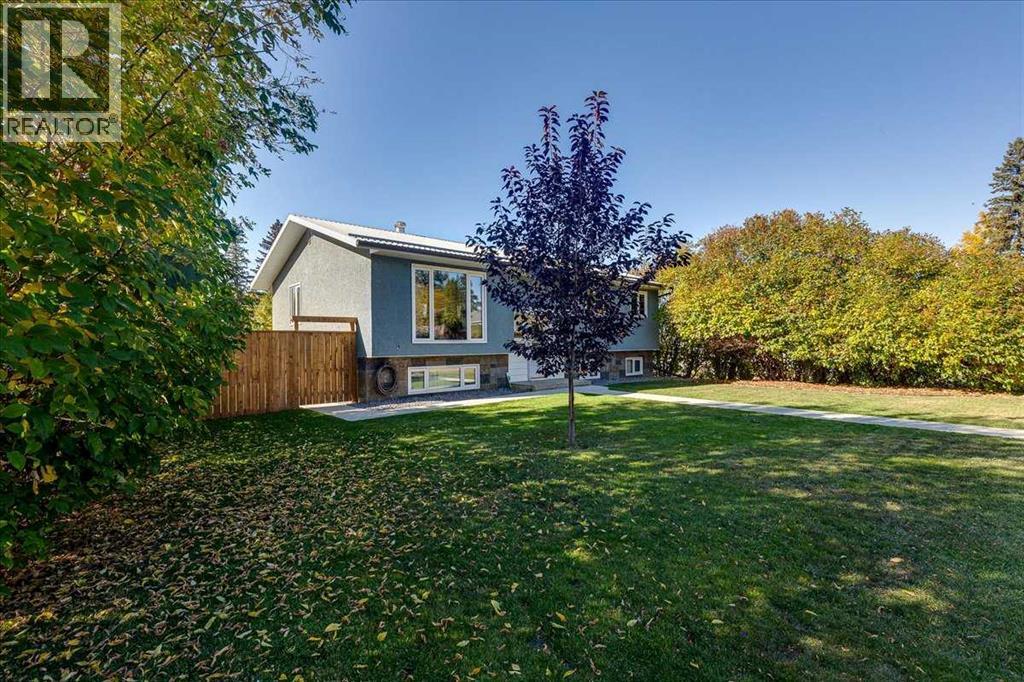 Listing photo – 3906 44 Street, Ponoka
