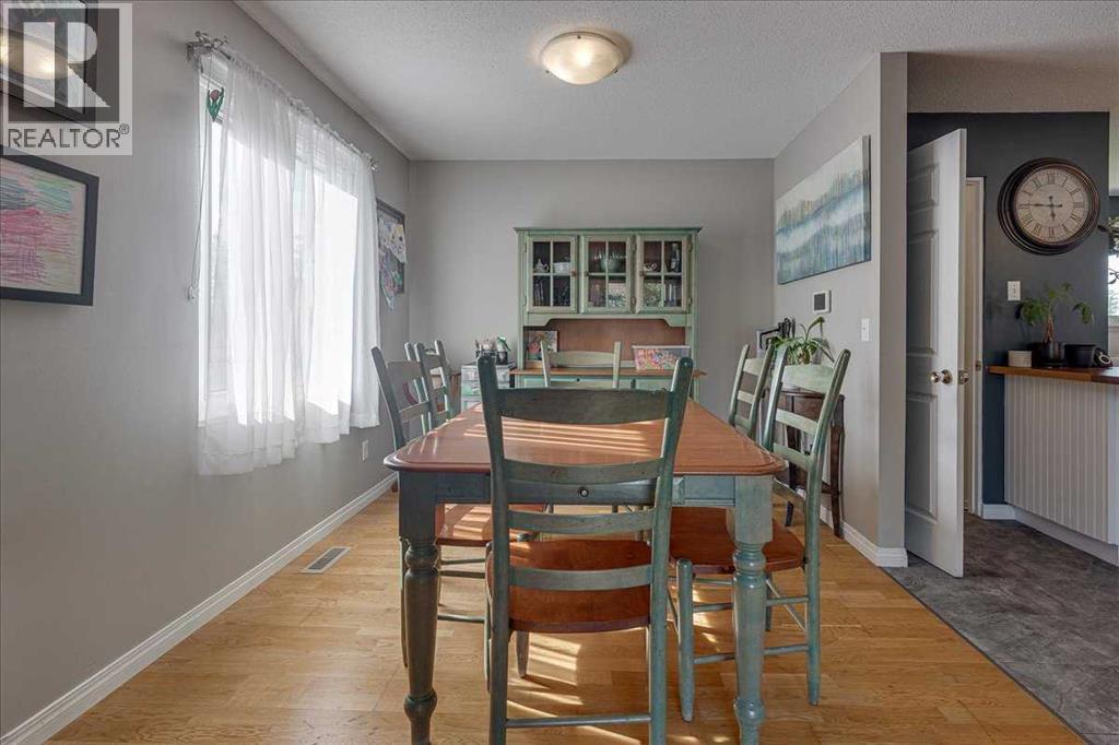 Listing photo – 3906 44 Street, Ponoka