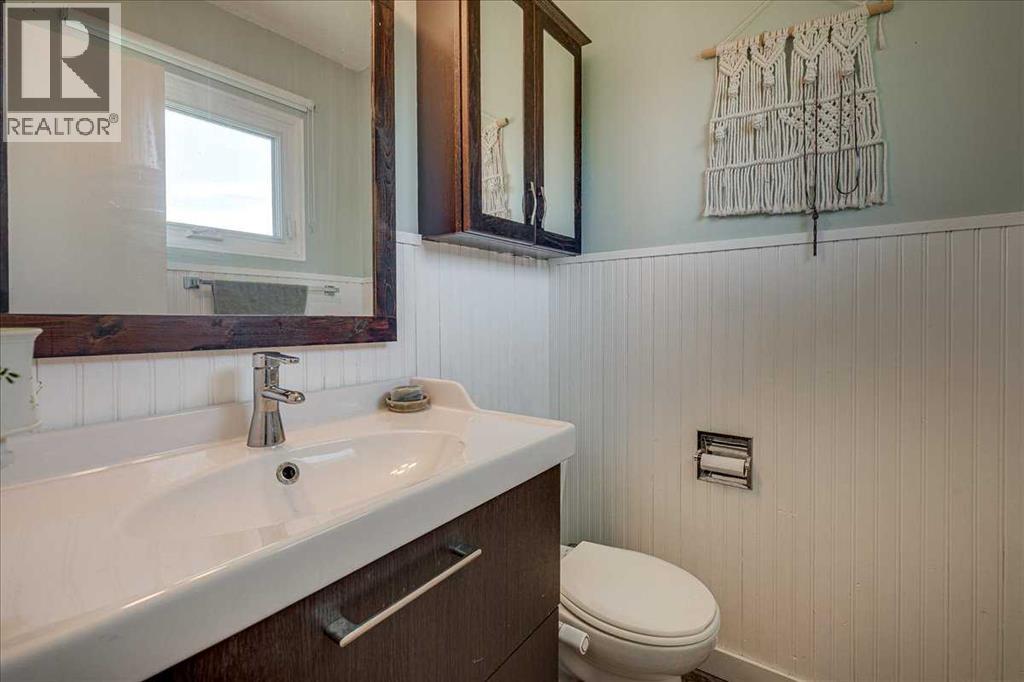 Listing photo – 3906 44 Street, Ponoka