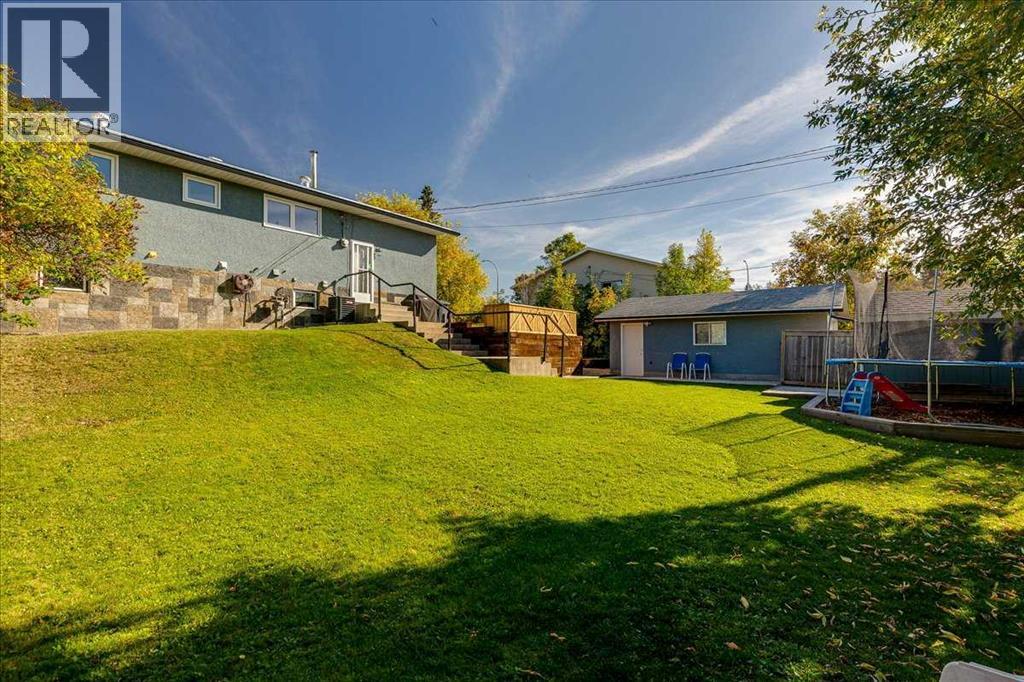 Listing photo – 3906 44 Street, Ponoka