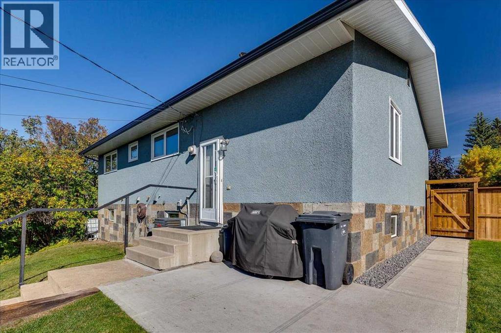 Listing photo – 3906 44 Street, Ponoka