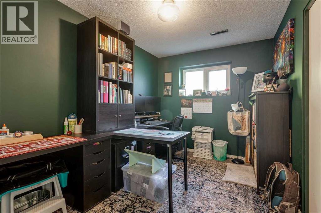 Listing photo – 3906 44 Street, Ponoka