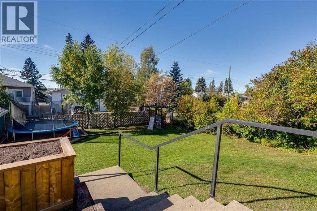 Listing photo – 3906 44 Street, Ponoka