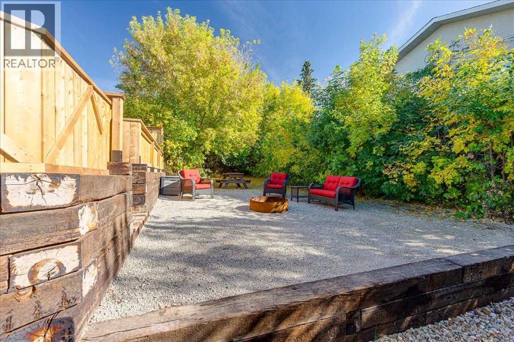 Listing photo – 3906 44 Street, Ponoka