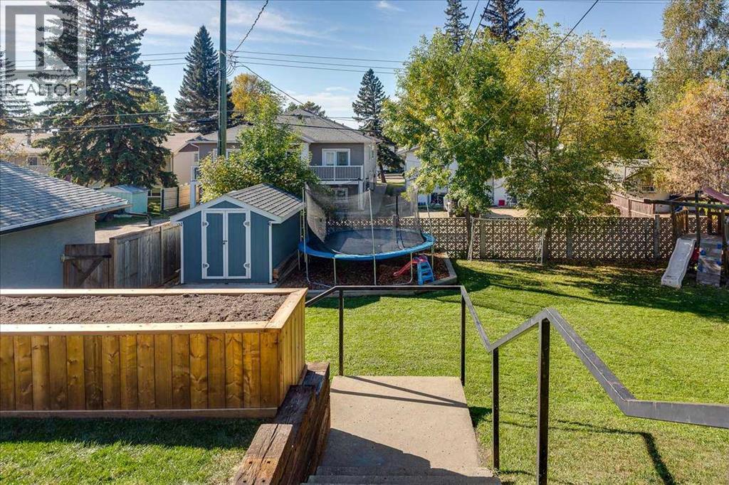 Listing photo – 3906 44 Street, Ponoka