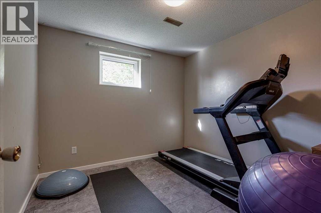 Listing photo – 3906 44 Street, Ponoka