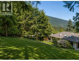 68 Bonnymuir Drive, West Vancouver, BC V7S1L2 Photo 6