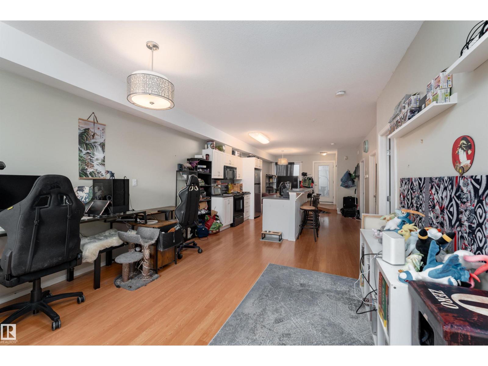 #104 11933 106 AV NW - 11
