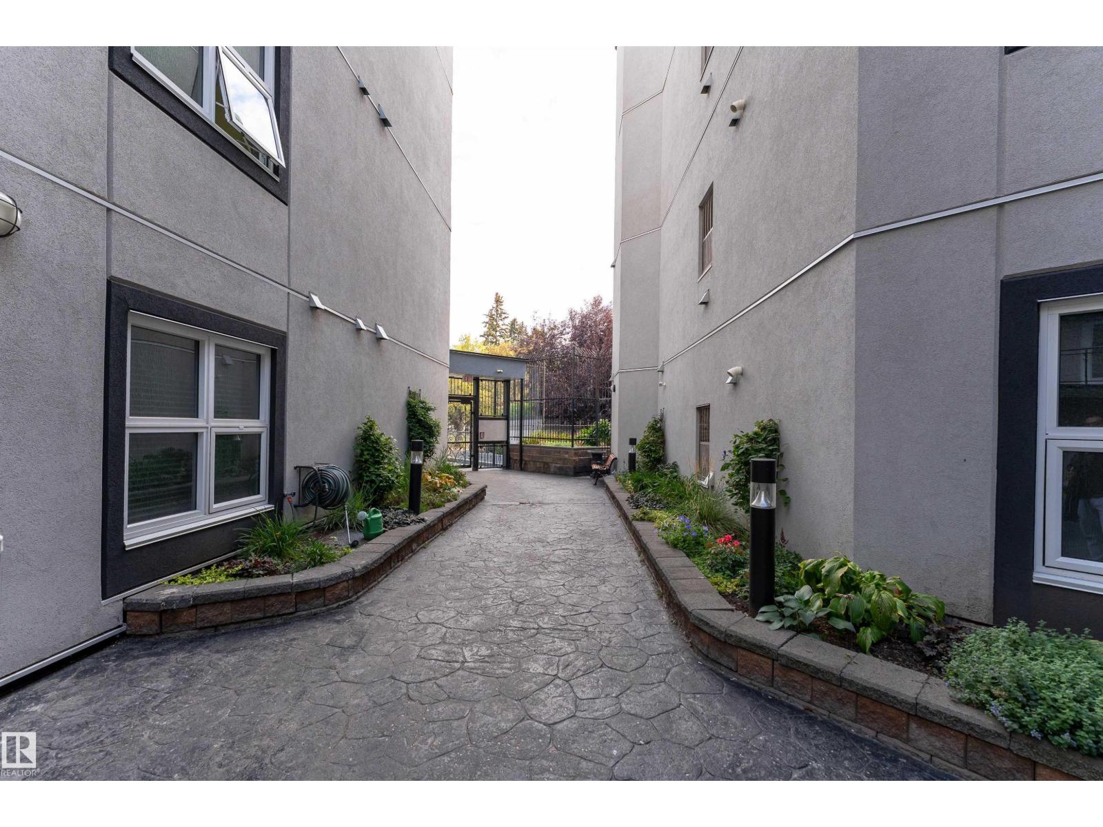 #104 11933 106 AV NW - 21