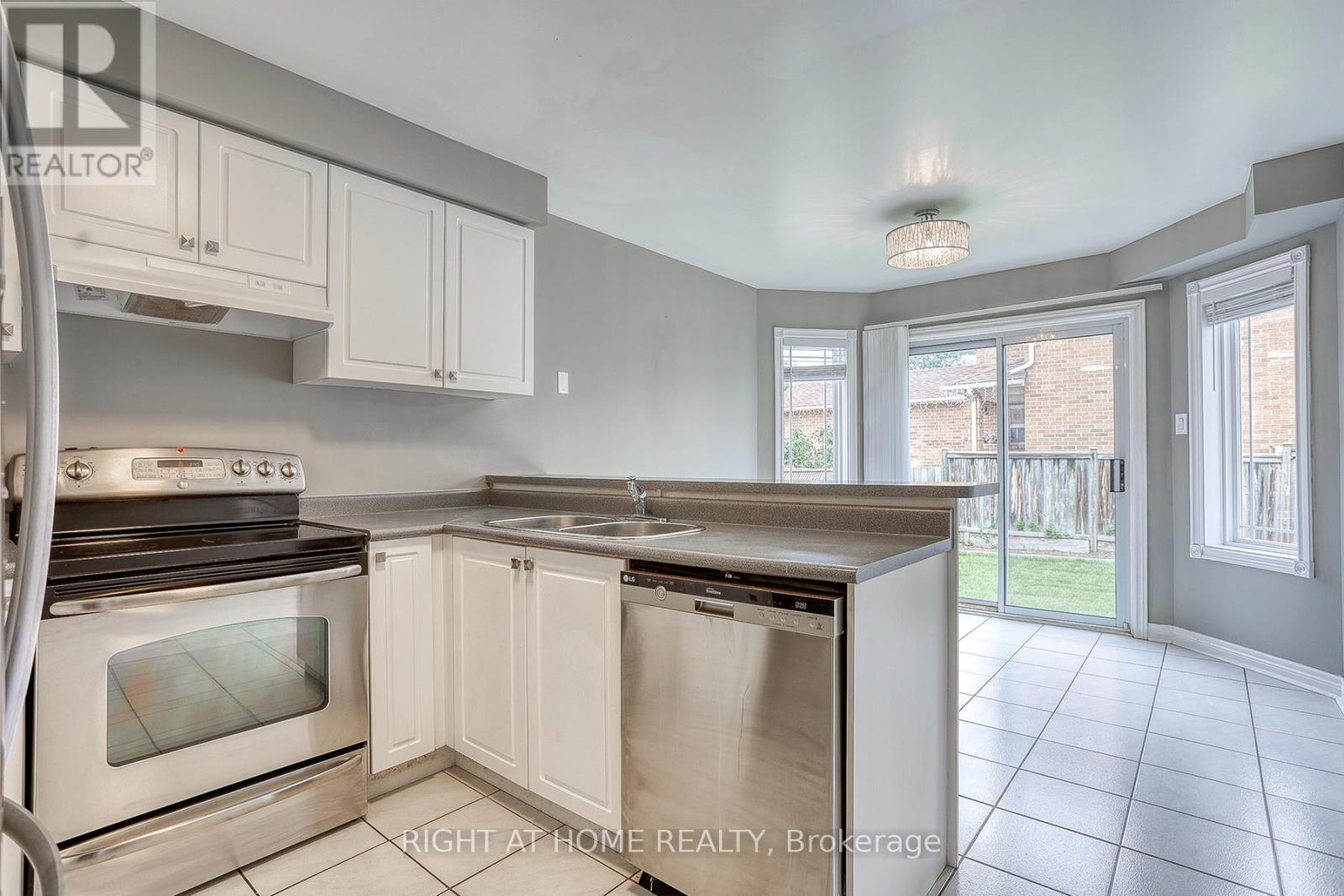UPPER - 37 BROCKMAN CRESCENT, Ajax (Central West) — photo 10