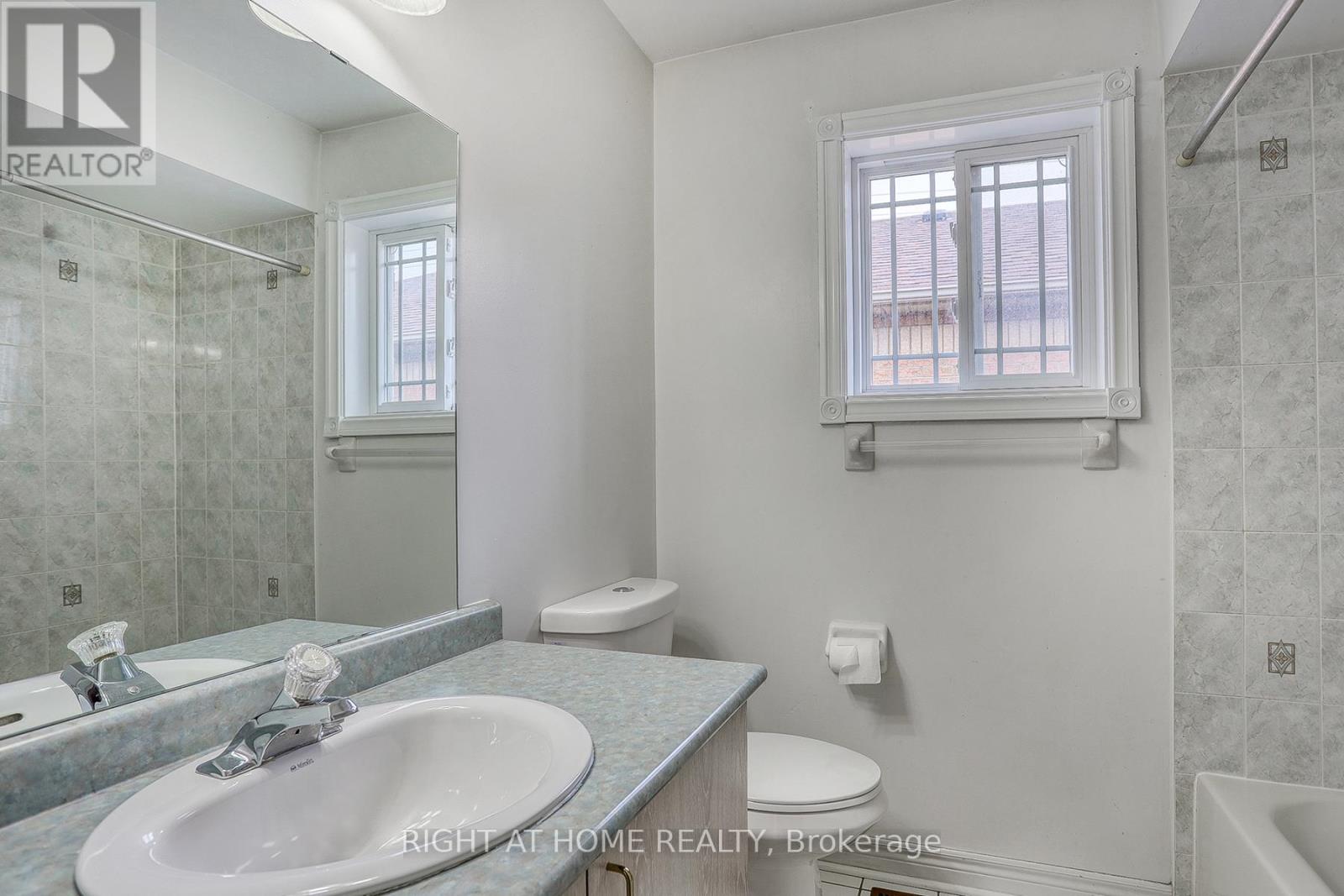 UPPER- 37 Brockman Crescent, Ajax, ON photo 25