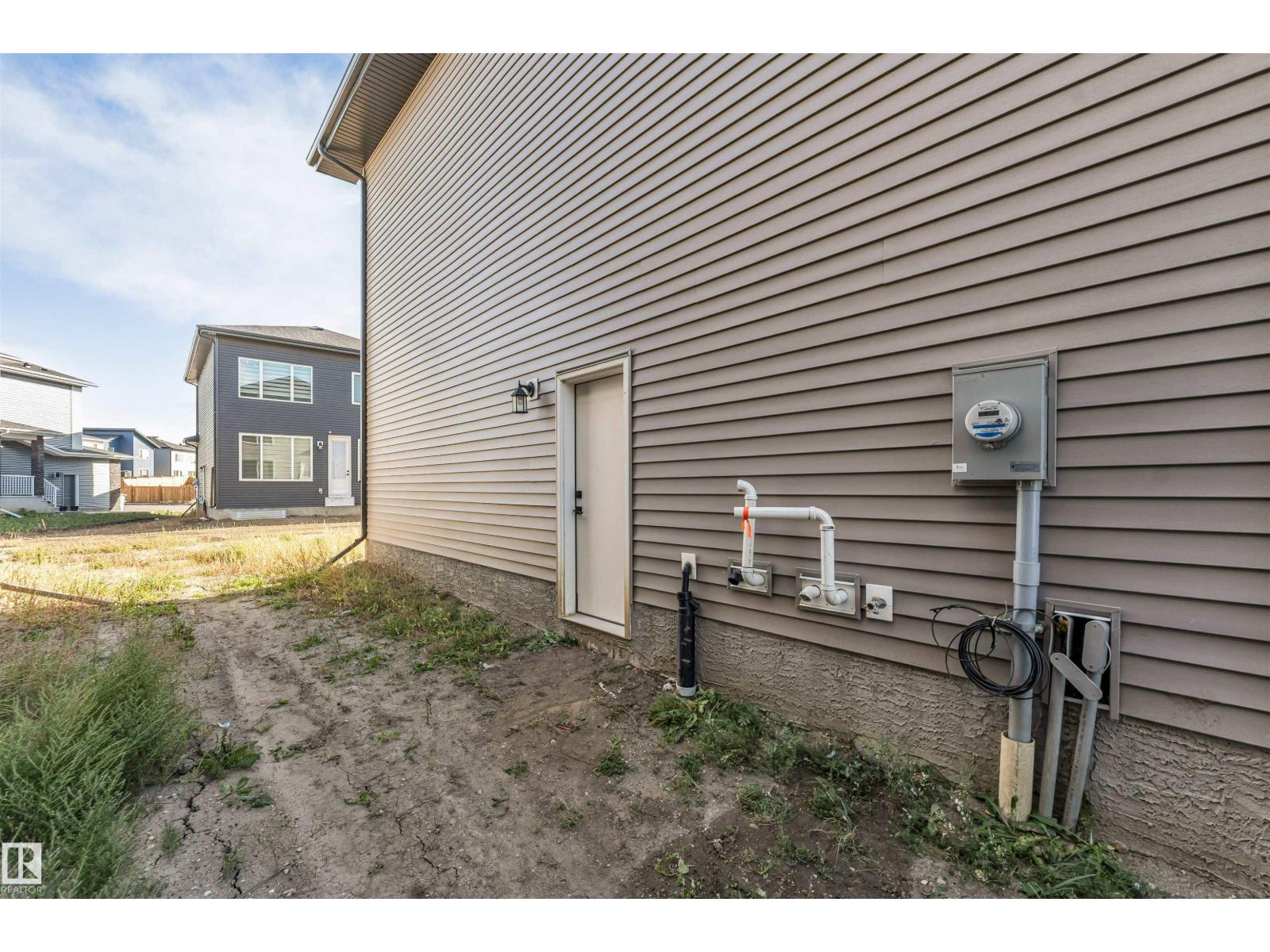 1805 60 AV NE - 4