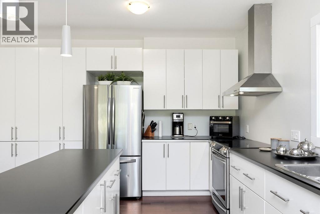 Photo of 1 5778 MARINE WAY 33