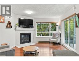 Kitchen - 303 1500 Elford St, Victoria, BC V8R3X8 Photo 7