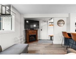 Living room - 9885 Pinnacles Road Unit# 102, Silver Star, BC V1B3M1 Photo 6