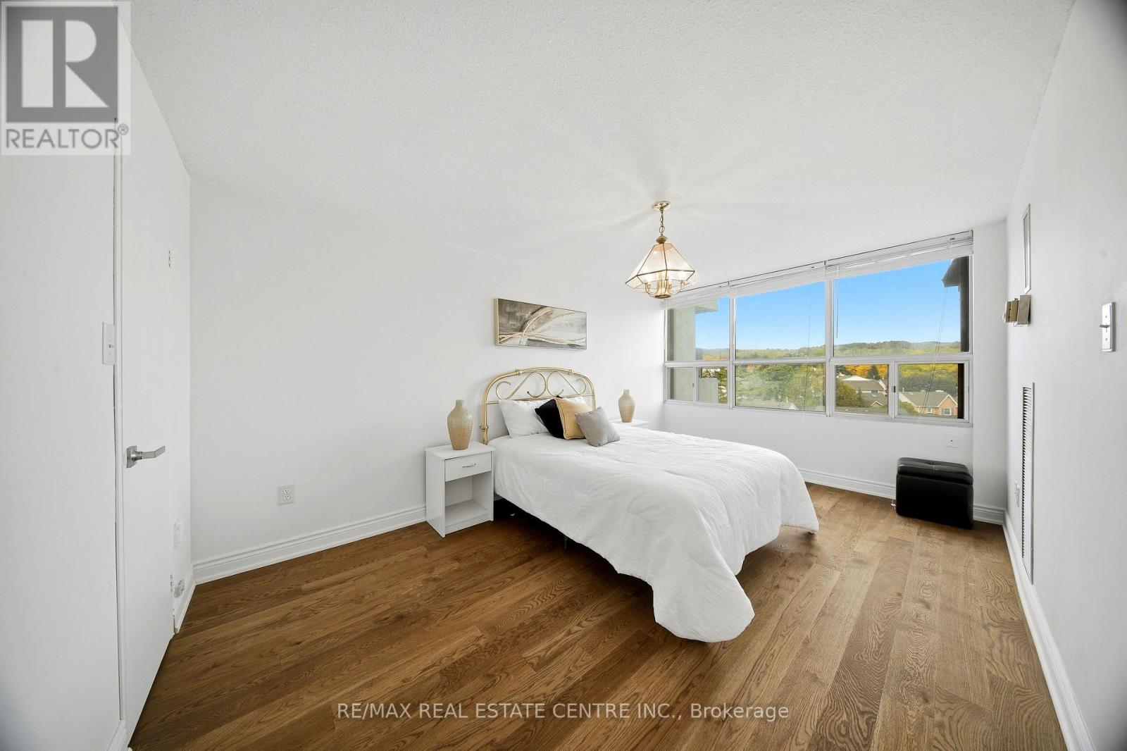 #602 2055 UPPER MIDDLE ROAD - Image 17
