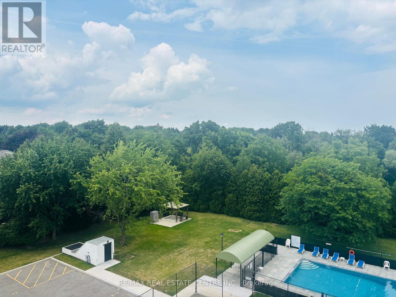 #602 2055 UPPER MIDDLE ROAD - 44