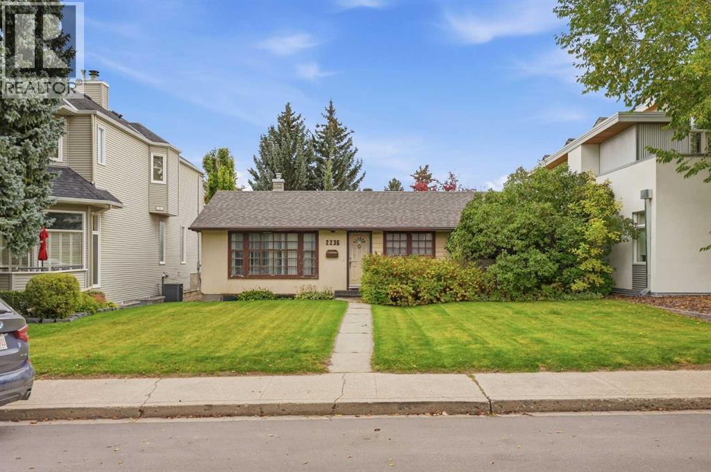 2235 31 Avenue SW - 1